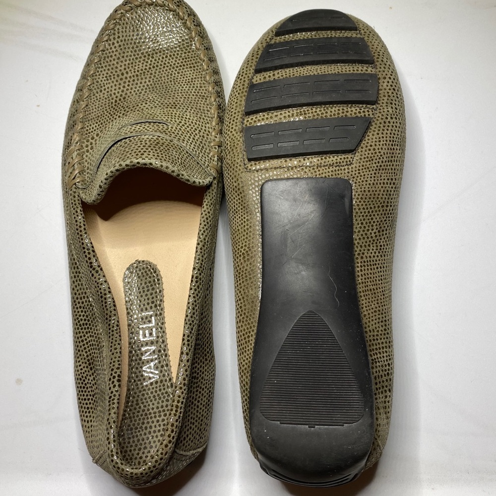 Loafers by Vaneli